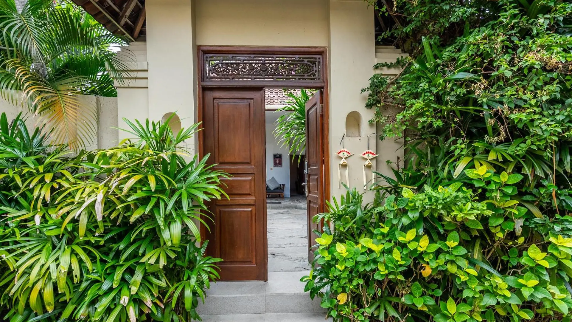 3-Bedroom Villa Near Kudeta Beach - Oberoi Street By Ibali Management Seminyak  Seminyak (Bali)